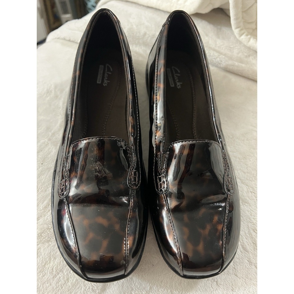 Clarks Shoes Woman's Size 8 M Tortoise Shell Print Shiny Patent Slip Ons